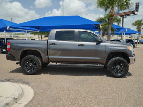 Used 2017 Toyota Tundra SR5 image 4