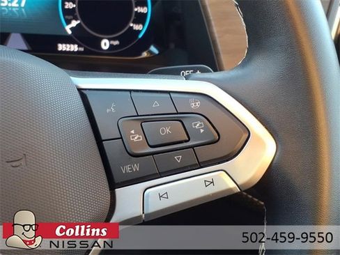 Used 2025 Volkswagen Atlas SE image 23