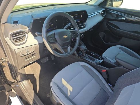 Used 2024 Chevrolet TrailBlazer LT FWD image 12