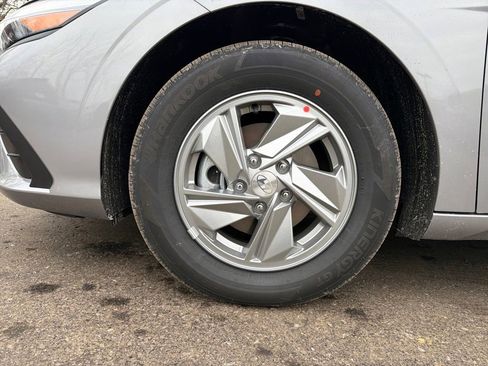 Used 2026 Hyundai Elantra SE w/ Cargo Package image 27