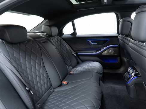 Certified 2023 Mercedes-Benz S 500 4MATIC w/ 3D Technology Package image 23