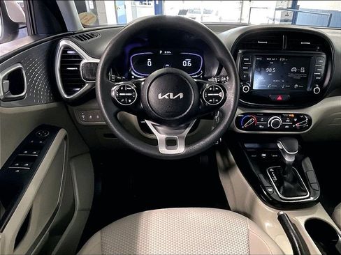 Used 2025 Kia Soul LX FWD image 18