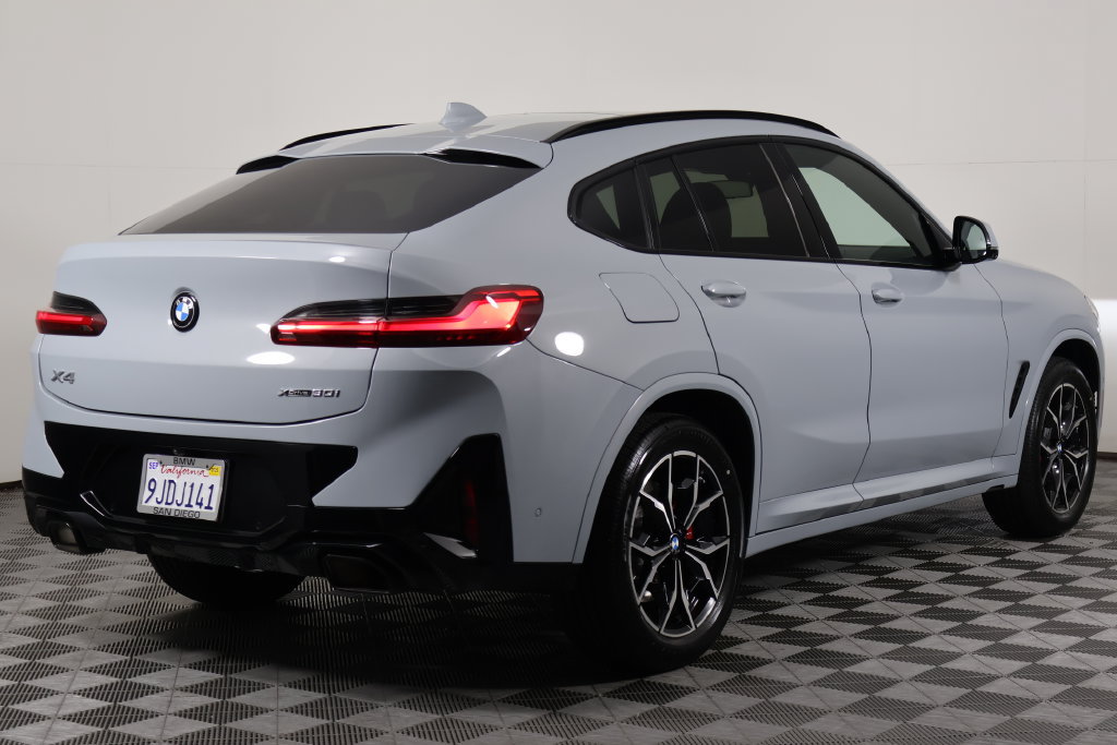 Used 2024 BMW X4 xDrive30i w/ Premium Package AWD/4WD image 4
