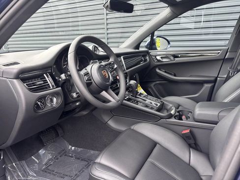 Certified 2026 Porsche Macan AWD/4WD image 10