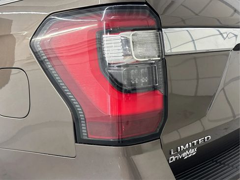 Used 2018 Ford Expedition Limited w/ Equipment Group 301A image 35