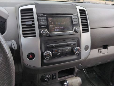 Used 2015 Nissan Frontier SV AWD/4WD image 22