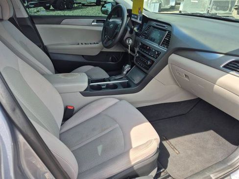 Used 2016 Hyundai Sonata SE FWD image 11