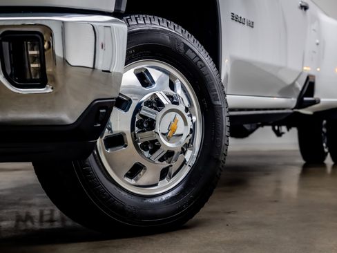 Used 2024 Chevrolet Silverado 3500 LTZ w/ LTZ Plus Package AWD/4WD image 26