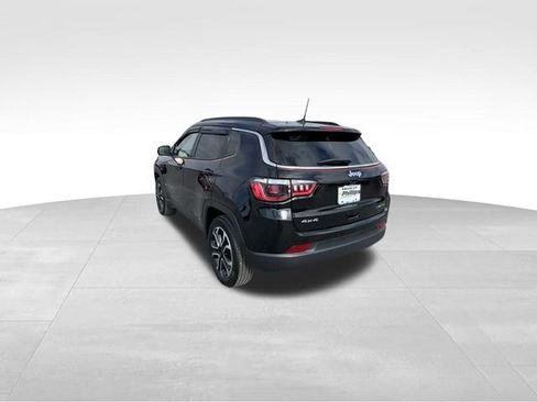 Used 2022 Jeep Compass Limited AWD/4WD image 7