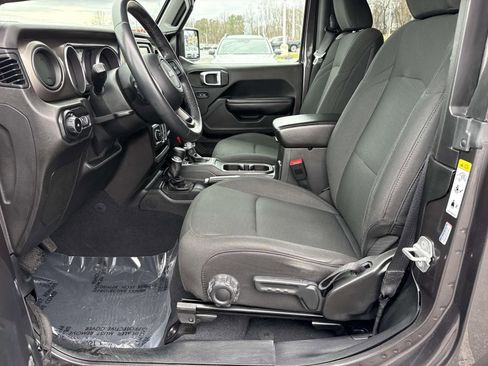 Used 2018 Jeep Wrangler Sport AWD/4WD image 26
