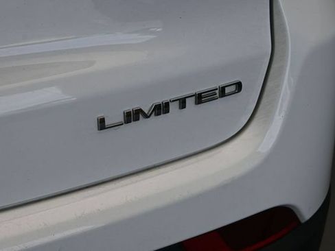 Used 2025 Jeep Compass Limited AWD/4WD image 11