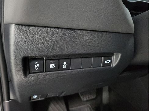 Certified 2024 Toyota Venza XLE AWD/4WD image 13