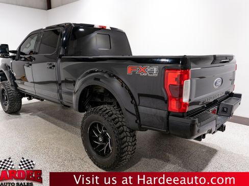 Used 2018 Ford F250 Lariat w/ Lariat Ultimate Package AWD/4WD image 3
