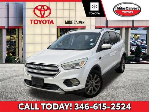 Used 2017 Ford Escape Titanium image 1