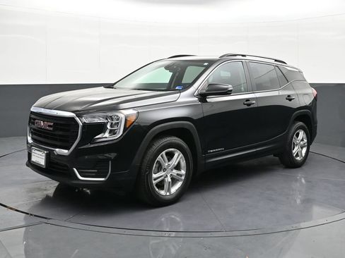 Certified 2023 GMC Terrain SLE w/ Driver Convenience Package AWD/4WD image 1