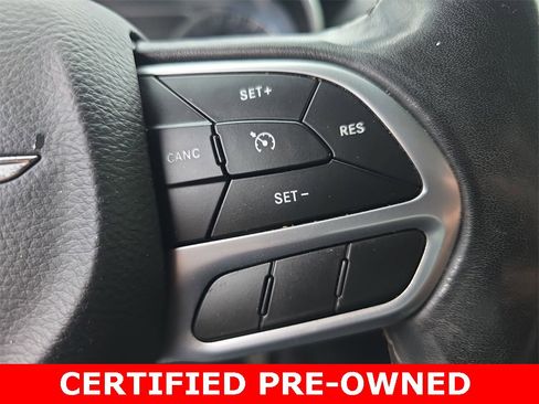 Certified 2019 Chrysler 300 Limited image 18