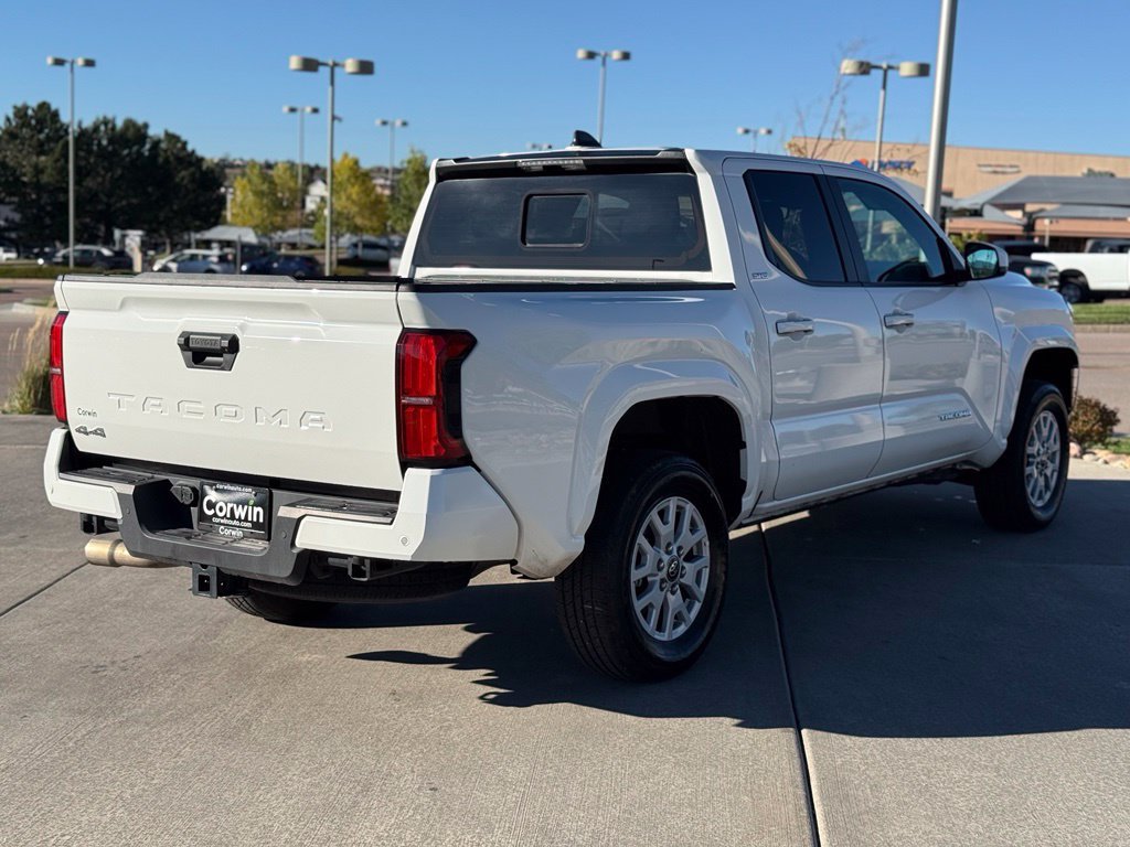 Used 2025 Toyota Tacoma SR5 AWD/4WD image 8
