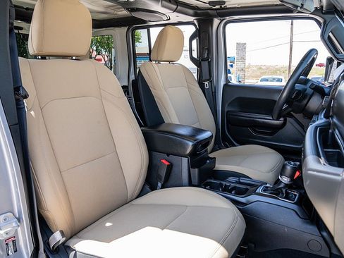 Used 2018 Jeep Wrangler Unlimited Sport S AWD/4WD image 21