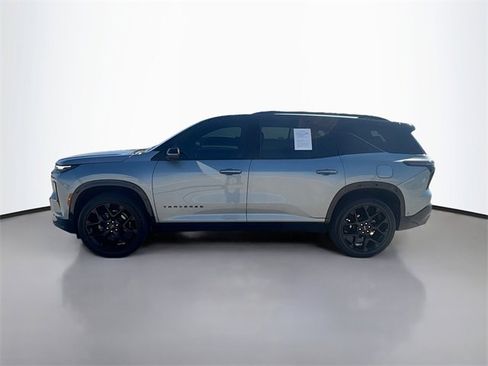 Used 2024 Chevrolet Traverse RS image 4