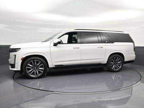 Used 2021 Cadillac Escalade ESV Sport w/ Driver Assist Tech Package RWD image 7