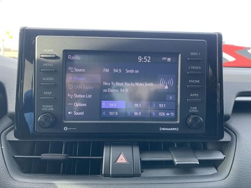 Used 2020 Toyota RAV4 XLE image 12