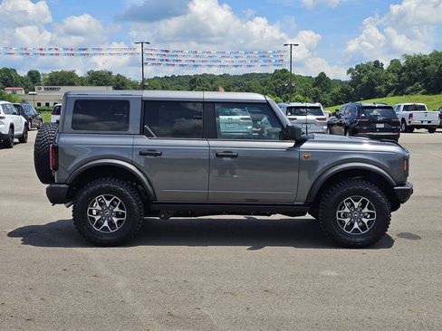 New 2025 Ford Bronco Badlands image 6