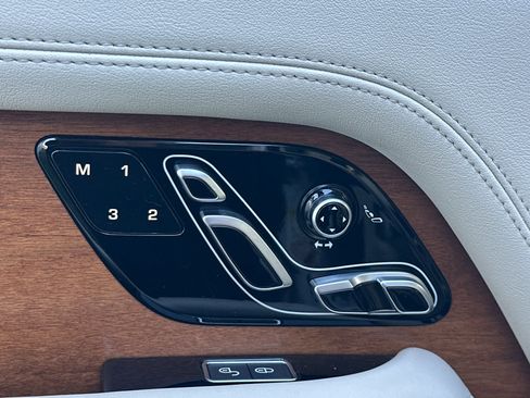 Used 2019 Land Rover Range Rover HSE image 12