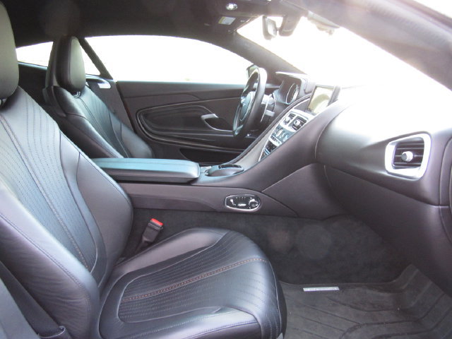 Used 2017 Aston Martin DB11 V12 RWD image 17