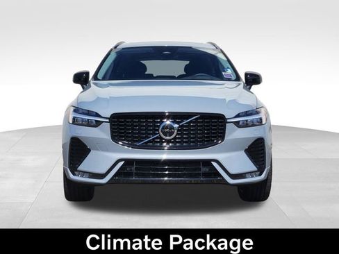 Certified 2025 Volvo XC60 B5 Plus AWD/4WD image 3