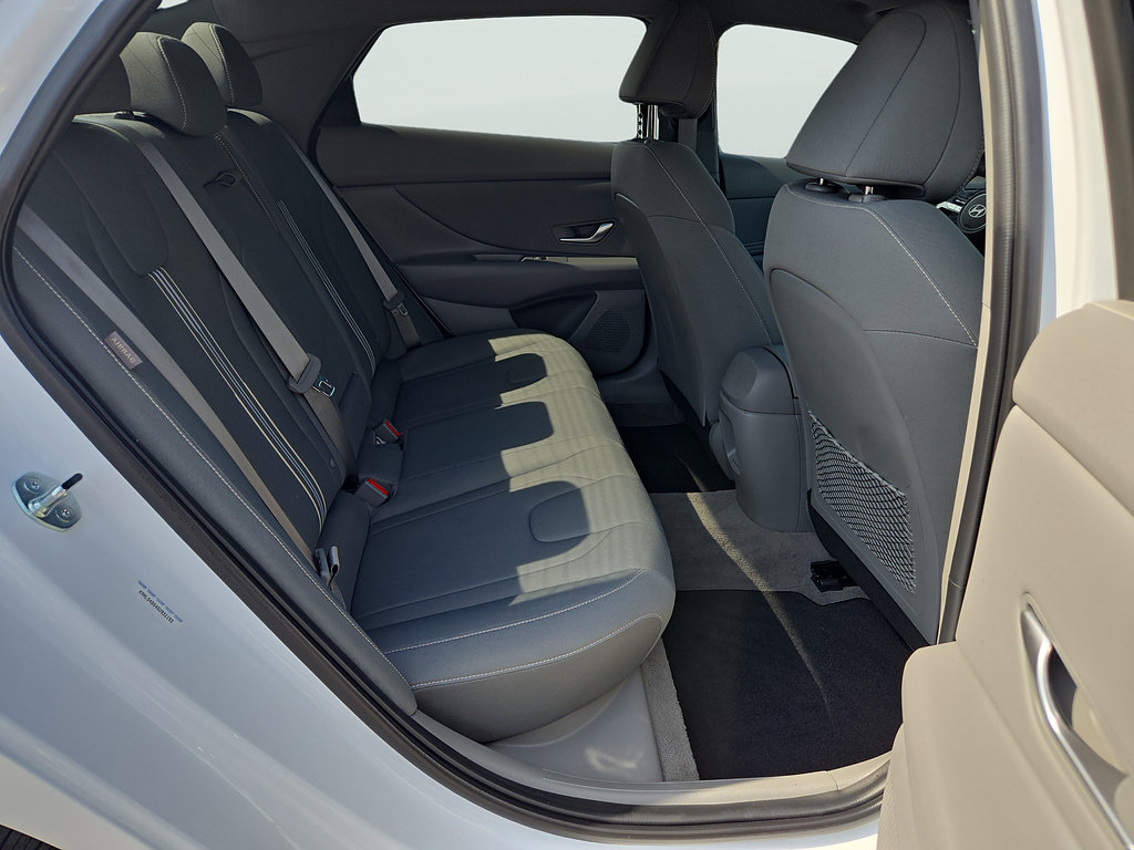 Certified 2025 Hyundai Elantra SEL FWD image 35