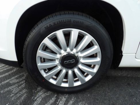 Used 2014 FIAT 500L Easy w/ Popular Equipment Group FWD image 13