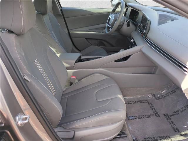 Used 2026 Hyundai Elantra Hybrid FWD image 19