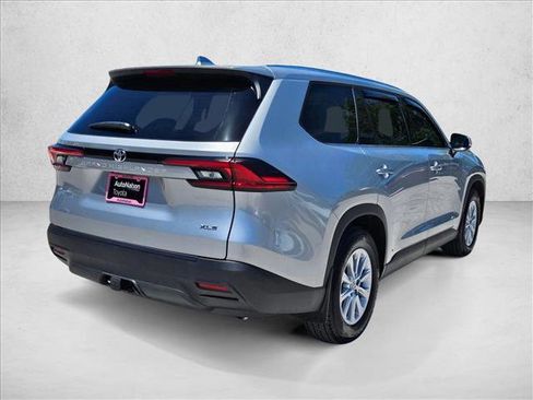 Used 2025 Toyota Grand Highlander FWD image 5