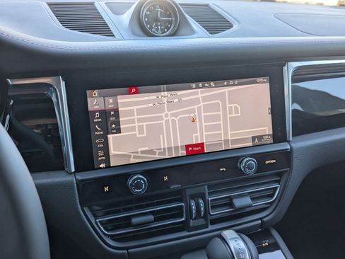 New 2026 Porsche Macan image 17