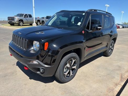 Used 2022 Jeep Renegade Trailhawk AWD/4WD image 3