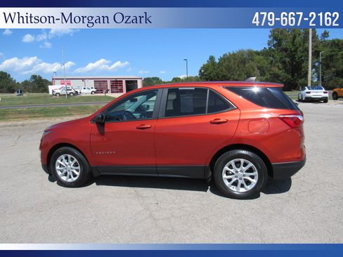 Used 2020 Chevrolet Equinox LS w/ LS Convenience Package FWD image 8