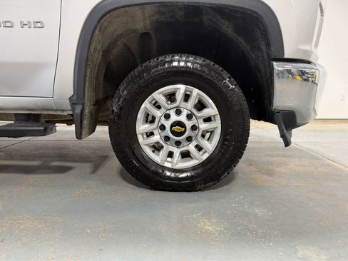 Used 2022 Chevrolet Silverado 2500 LT w/ Convenience Package AWD/4WD image 8