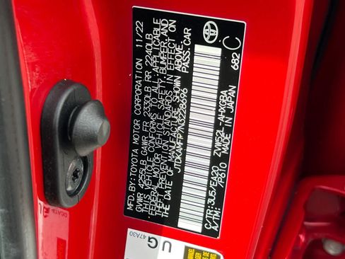 Certified 2022 Toyota Prius Prime Limited FWD image 34