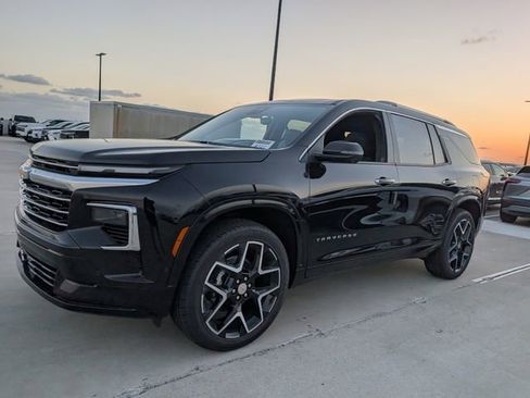 New 2026 Chevrolet Traverse High Country FWD image 3