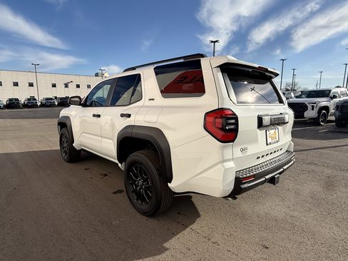 New 2026 Toyota 4Runner SR5 image 3