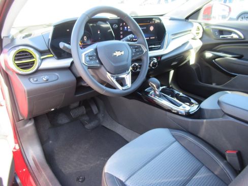 New 2026 Chevrolet Trax LT w/ Driver Confidence Package image 15