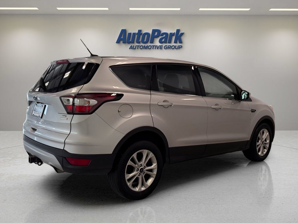 Used 2017 Ford Escape SE FWD image 7