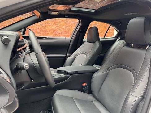 Used 2023 Lexus UX 250h F Sport AWD/4WD image 24