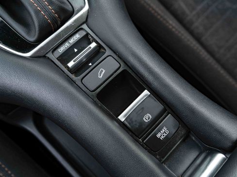 Used 2025 Honda HR-V Sport image 28