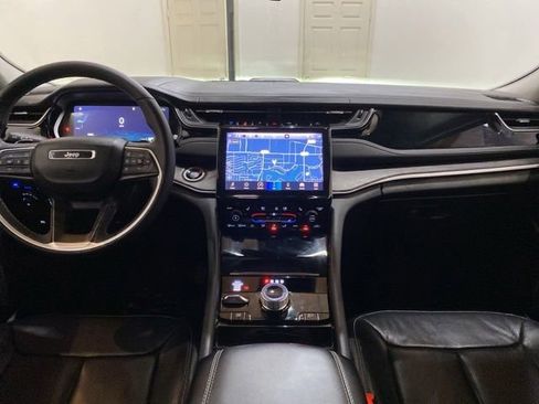Used 2022 Jeep Grand Cherokee Limited 4xe w/ Luxury Tech Group II AWD/4WD image 13