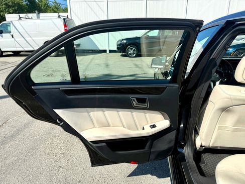Used 2014 Mercedes-Benz E 250 BlueTEC Sedan image 14