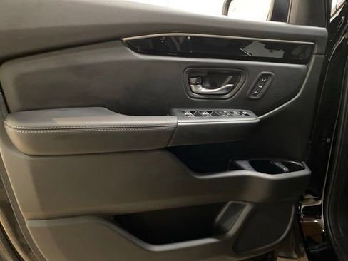 Used 2025 Honda Pilot EX-L image 15