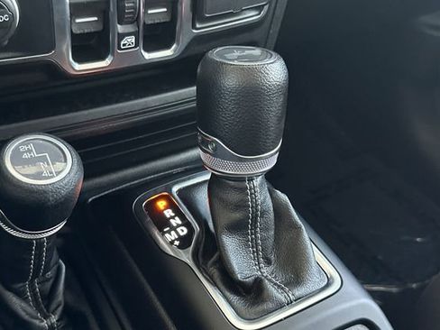 Certified 2022 Jeep Wrangler Unlimited Sahara AWD/4WD image 6