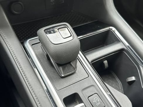 Used 2025 Nissan Pathfinder SV FWD image 5