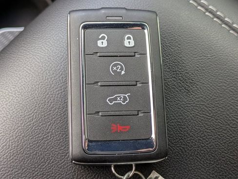 New 2025 Jeep Grand Cherokee Altitude image 26